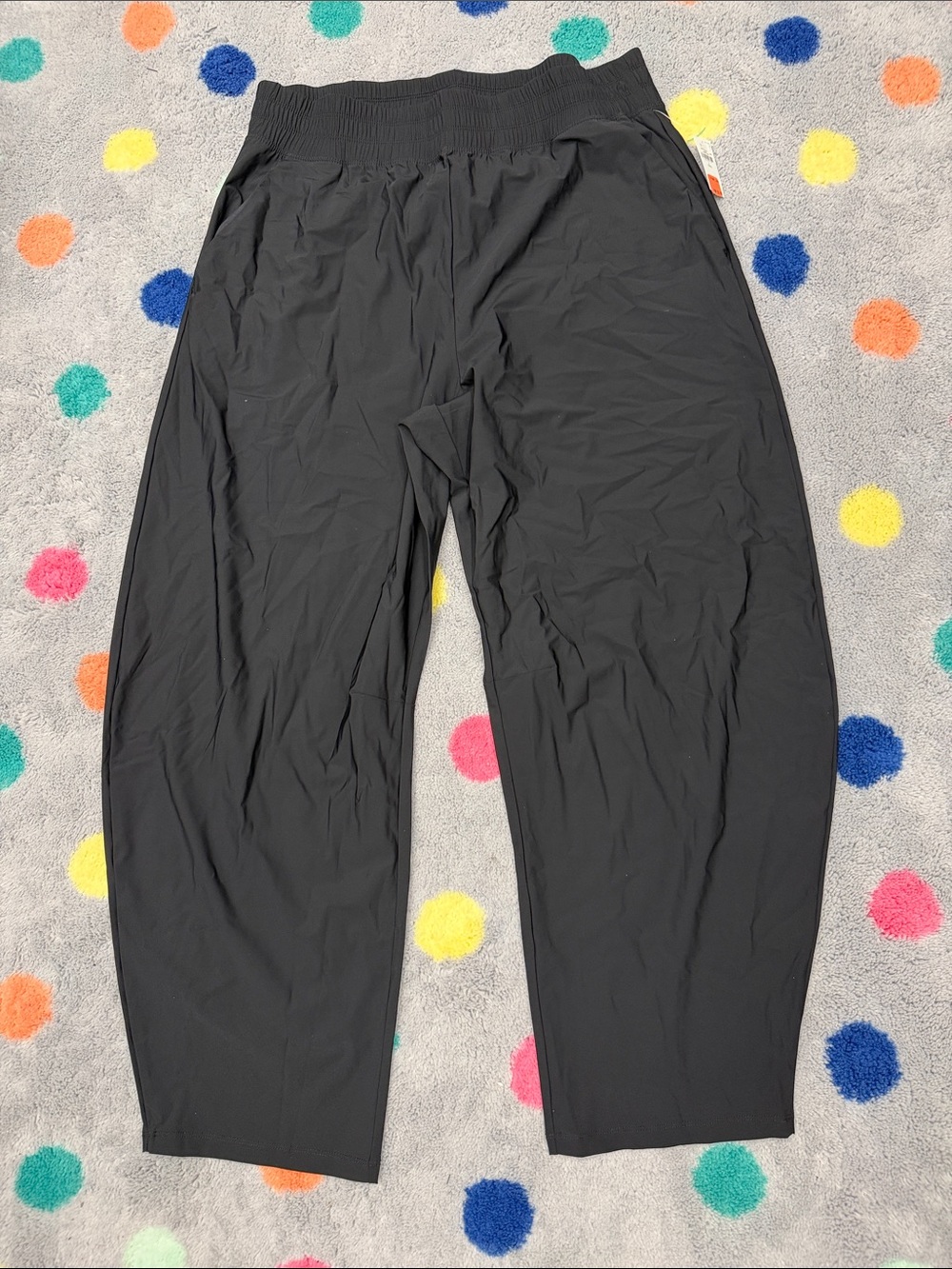 NWT Women’s Old Navy Large Tall sleek Tech slight barrel leg Pants